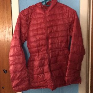 BRAND NEW UNIQLO magenta packable puffer jacket